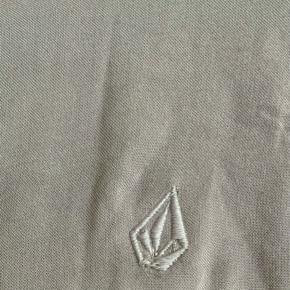 NWOT Volcom Lavender Button up camp shirt patches hi-lo - Picture 6 of 10